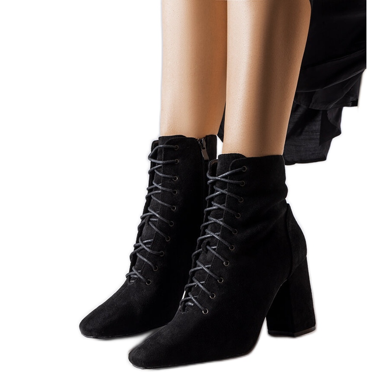 Drouins fekete fűzős bokacsizma