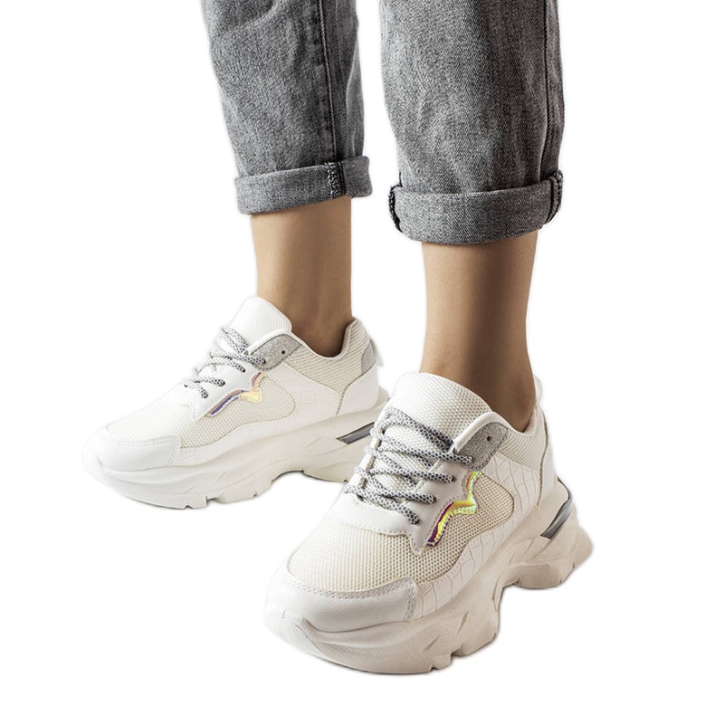 Csillámokkal díszített fehér tornacipő a Beatrice-től