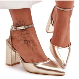 Eco-bőr pumpák dekoratív pánttal, Golden Lirosa aranysárga