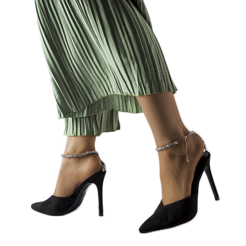 Claude fekete strasszos sarkú szandál