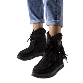 Inna A márka fekete csizmái Giudice