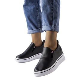 Inna Dionisia fekete wedge tornacipő