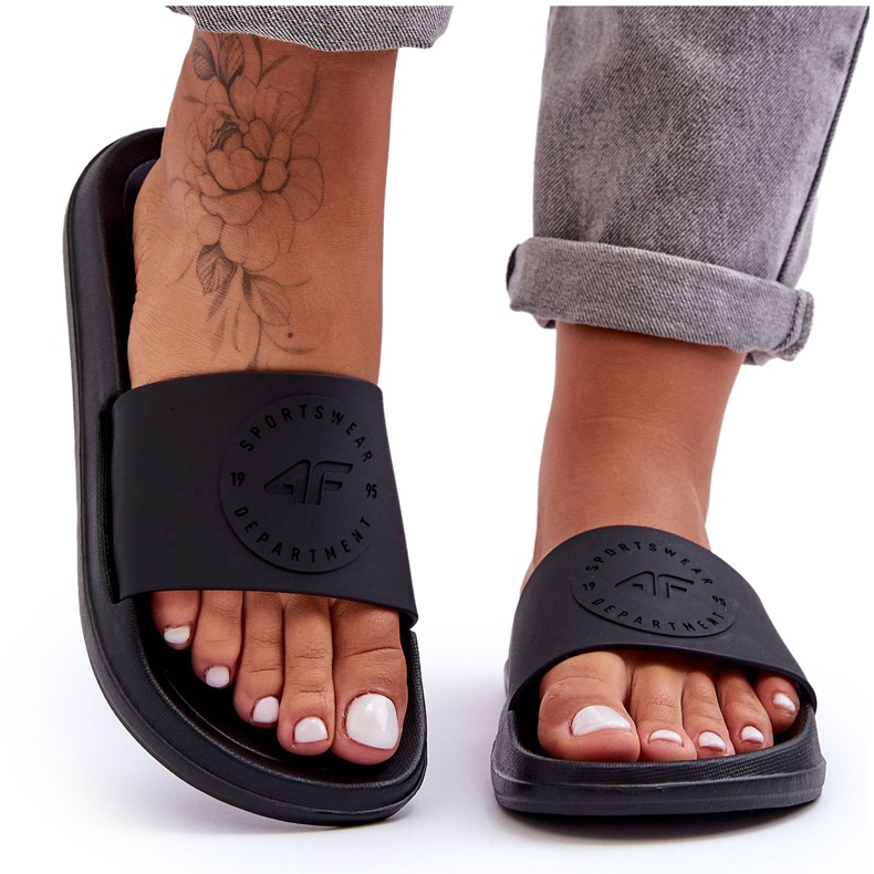 Női sportpapucs 4F 4FSS23FFLIF069-72S fekete