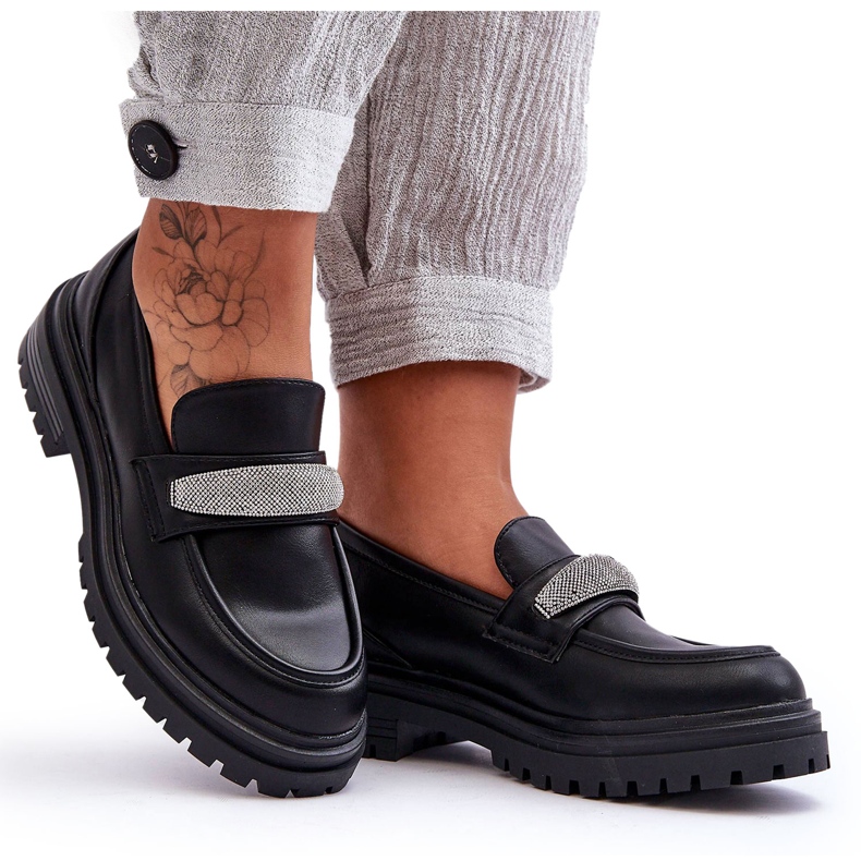 PG1 Aricka vaskos fekete bőrcipői díszítéssel