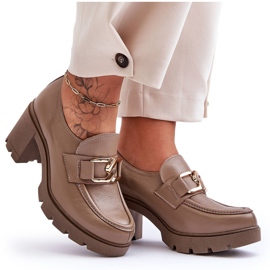 Lemar Elegáns Brogues a sarkán, sötét bézs Harmell díszítéssel Lemar Elegáns Brogues a sarkán, sötét bézs Harmell díszítéssel