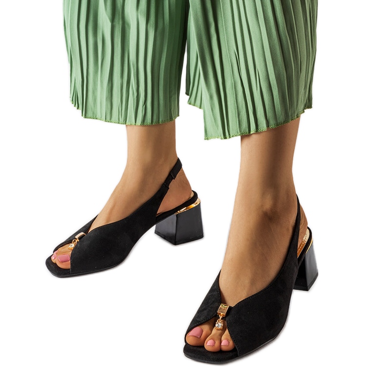 Fekete Baccarato alacsony sarkú szandál