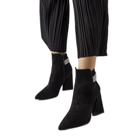 Fekete bokacsizma cirkóniával a Liviana-tól