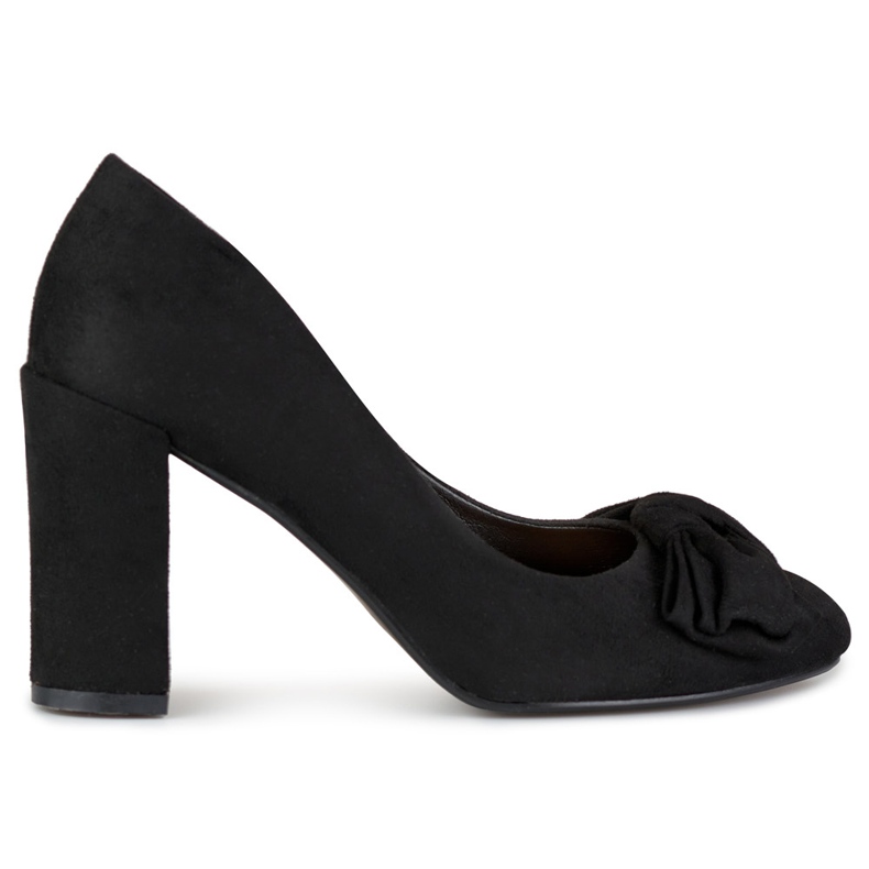 Velúr sarokpumpák díszítéssel fekete