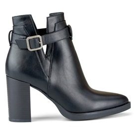 Női kivágott fekete csizma oszlopon bézs