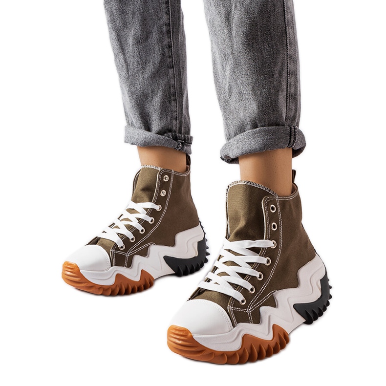 Zöld tornacipő vastag talppal a Toro-tól