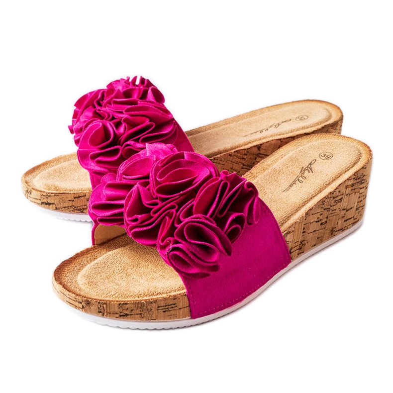 A márka rózsaszín szandálja Estella