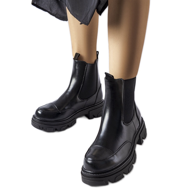 Inna Albany fekete bebújós csizma