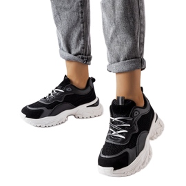 Inna Fekete tornacipő látható futófelülettel a Rosita cégtől