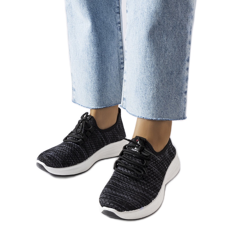 Fekete szövet tornacipő a Tommaso-tól