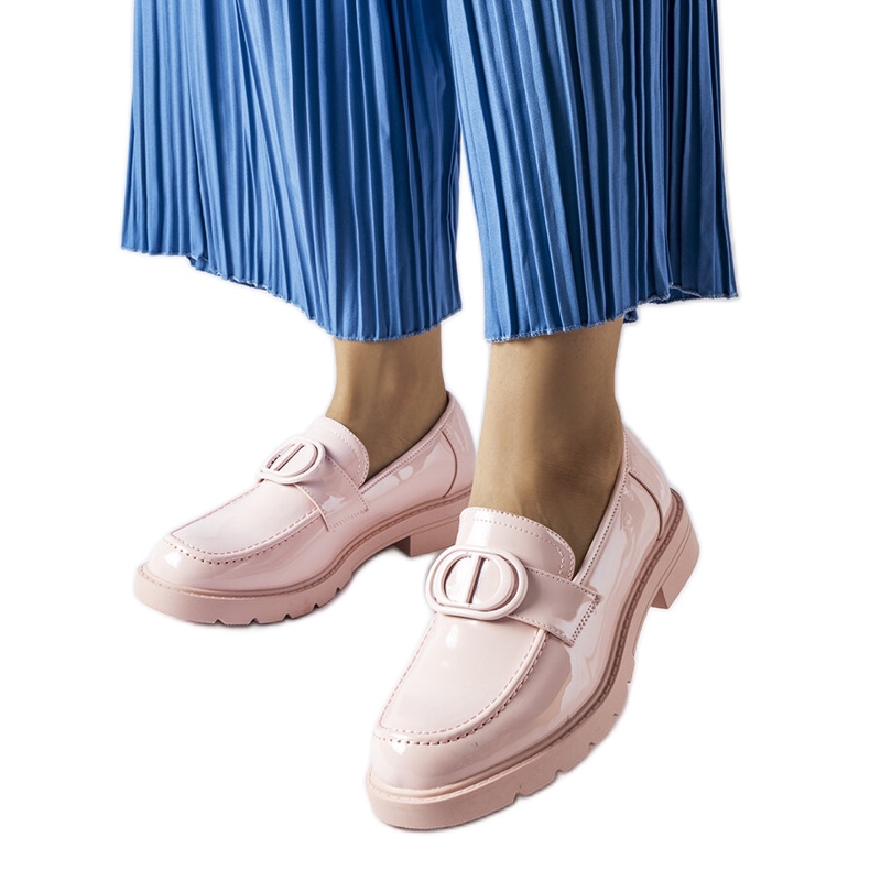 Inna Scranton rózsaszín lakkozott naplopók