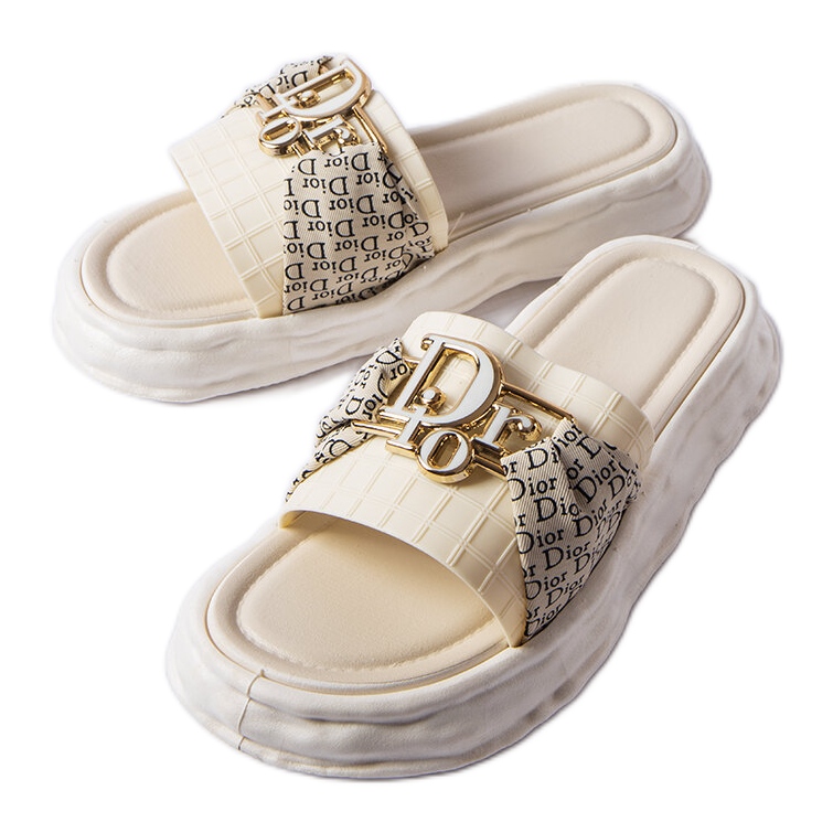 Bézs színű gumi díszcsúszdák a Bérard cégtől