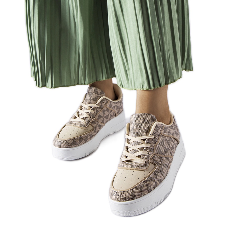 Inna Sands monogrammal díszített bézs színű tornacipő