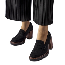 Fekete pumpák bőr betéttel a Vincezától