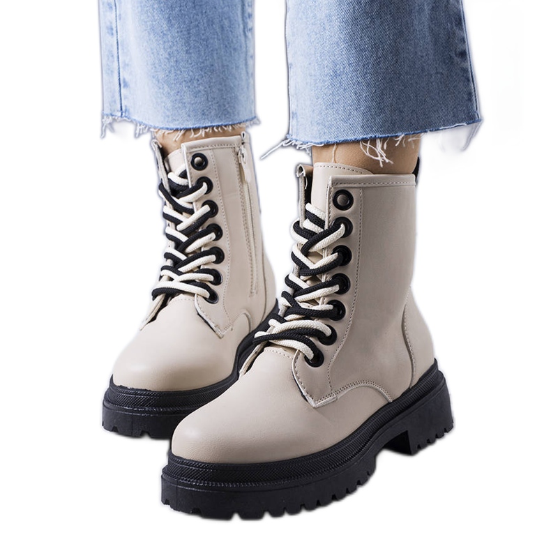 Bézs színű hőszigetelt bokacsizma a Jolene-től Bézs színű hőszigetelt bokacsizma a Jolene-től