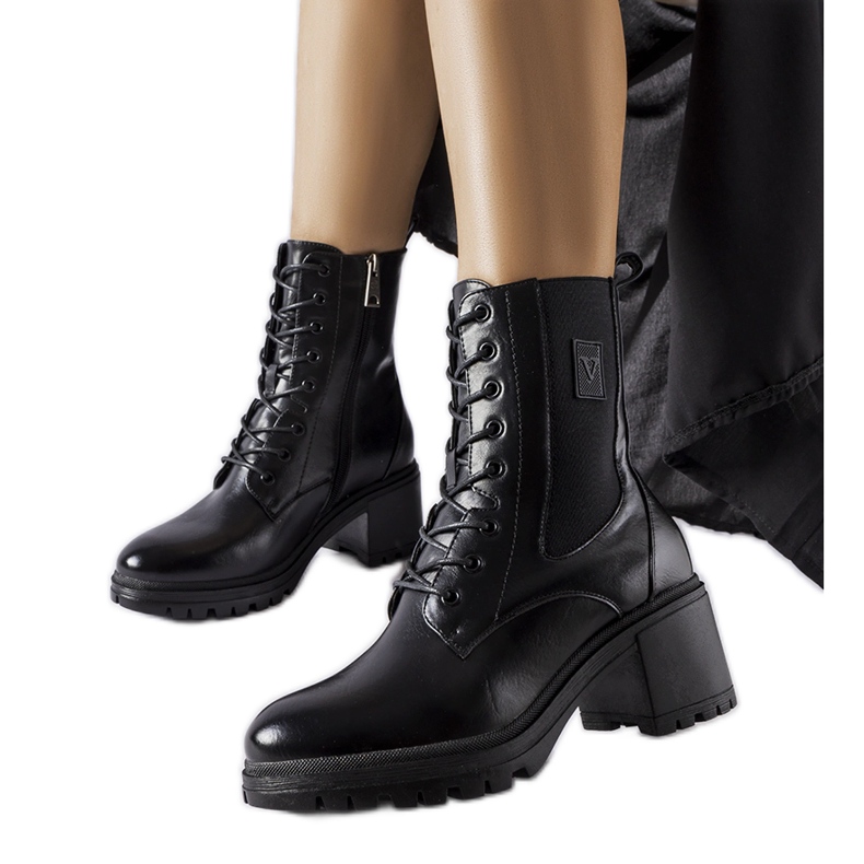 Vinceza Fekete szigetelt bokacsizma a Vincezától