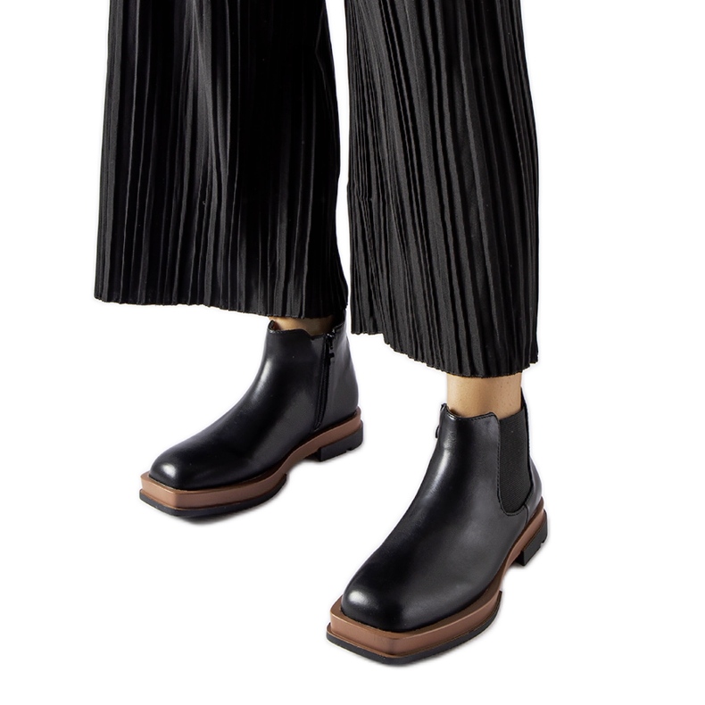 Tarquinia fekete alacsony lapos csizma