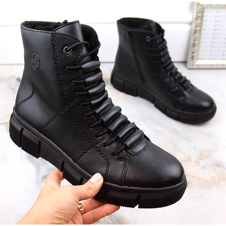 Kényelmes női szigetelt fekete platformcsizma Rieker X3428-00