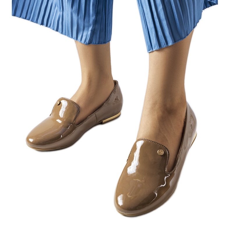 Barna lakkcipő Lang