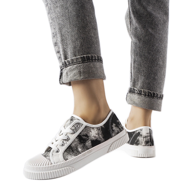 Black Clavet kimosott tornacipő fehér