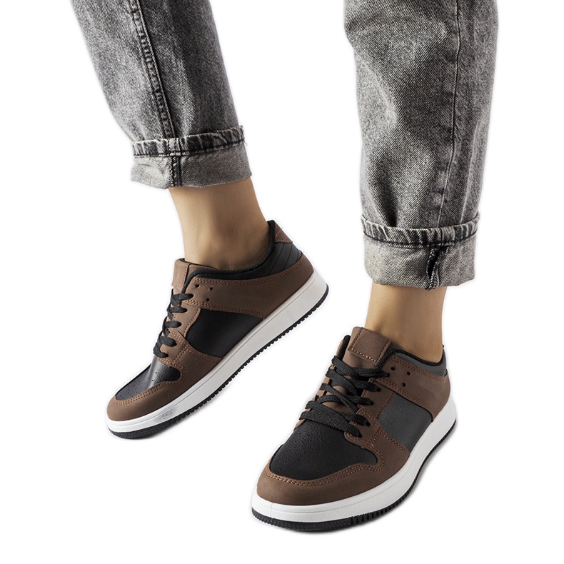 Inna Barna és fekete Jacqueline tornacipő