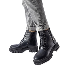 Fekete fűzős bokacsizma Latsch strasszokkal Fekete fűzős bokacsizma Latsch strasszokkal