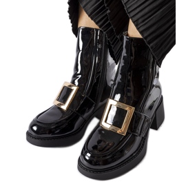 Fekete lakkozott magas sarkú bokacsizma a Girarditól