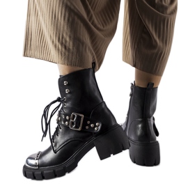 Garret fekete dekoratív lapos sarkú bokacsizma Garret fekete dekoratív lapos sarkú bokacsizma