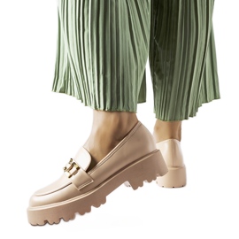 Inna Piazzo csattal díszített bézs színű női mokaszinok