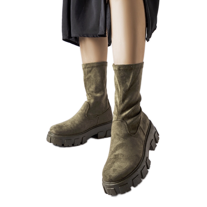 Zöld, öko-velúr zoknis csizma a Pancraziotól