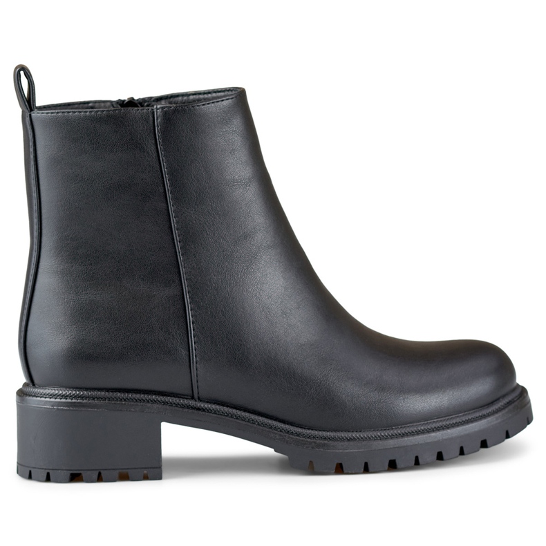 Klasszikus fekete női bokacsizma ökobőrből