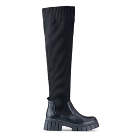 Fekete térdig érő csizma elasztikus felsőrésszel