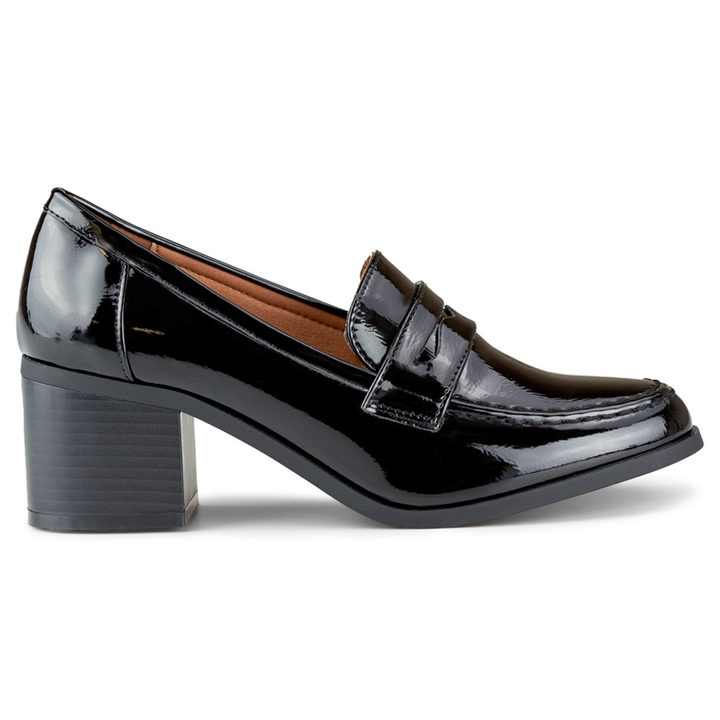 Fekete, alacsony szárú női cipő