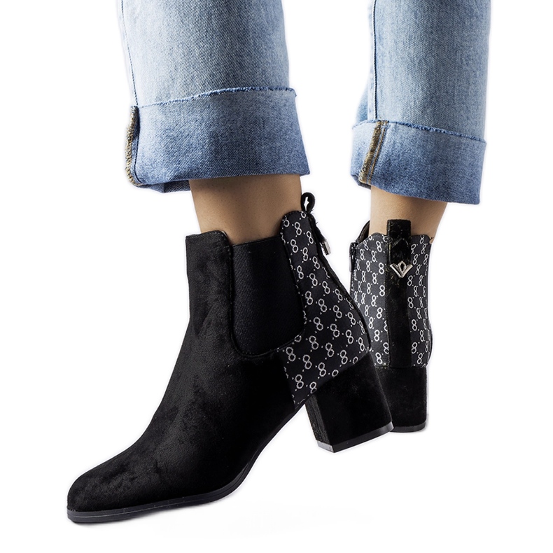 Fekete alacsony sarkú csizma, öko-velúr Monte