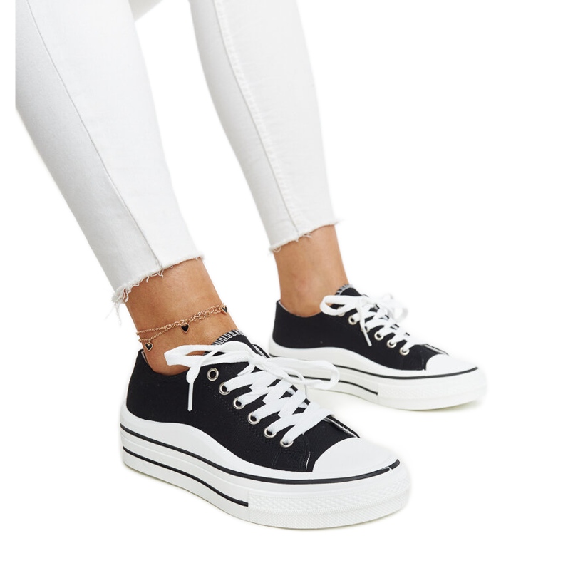 Dima fekete tornacipő vastag talppal