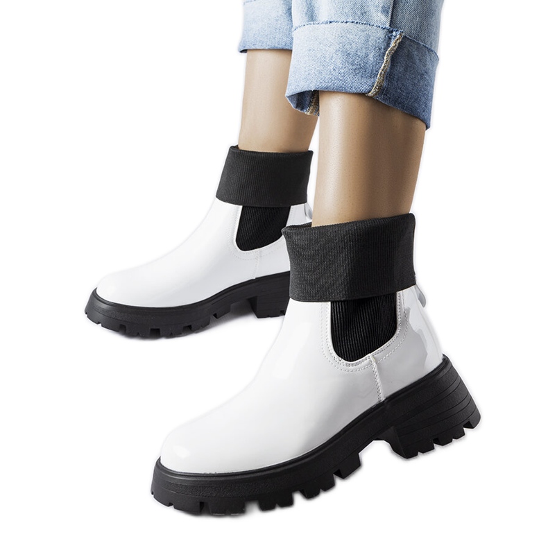 Breolungi fehér bebújós munkáscsizma