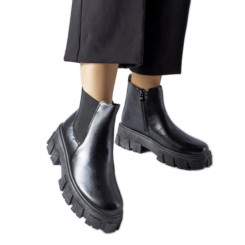 Fekete masszív Petronio bokacsizma