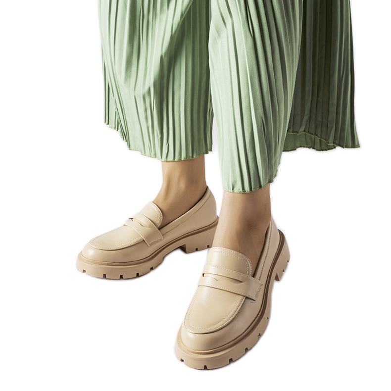 Bézs elegáns Puccianiello naplopók