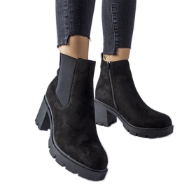 Fekete bokacsizma vastag sarokkal a Tobiassen márkától Fekete bokacsizma vastag sarokkal a Tobiassen márkától