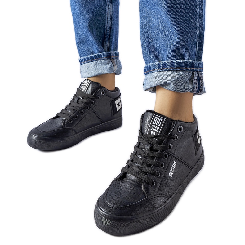 Fekete szigetelt tornacipő Big Star EE274351