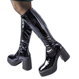 Inna Fekete patentos Fecteau magas sarkú csizma