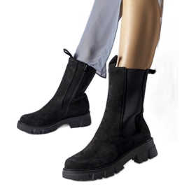 Fekete masszív magas bokacsizma a Morbello márkától