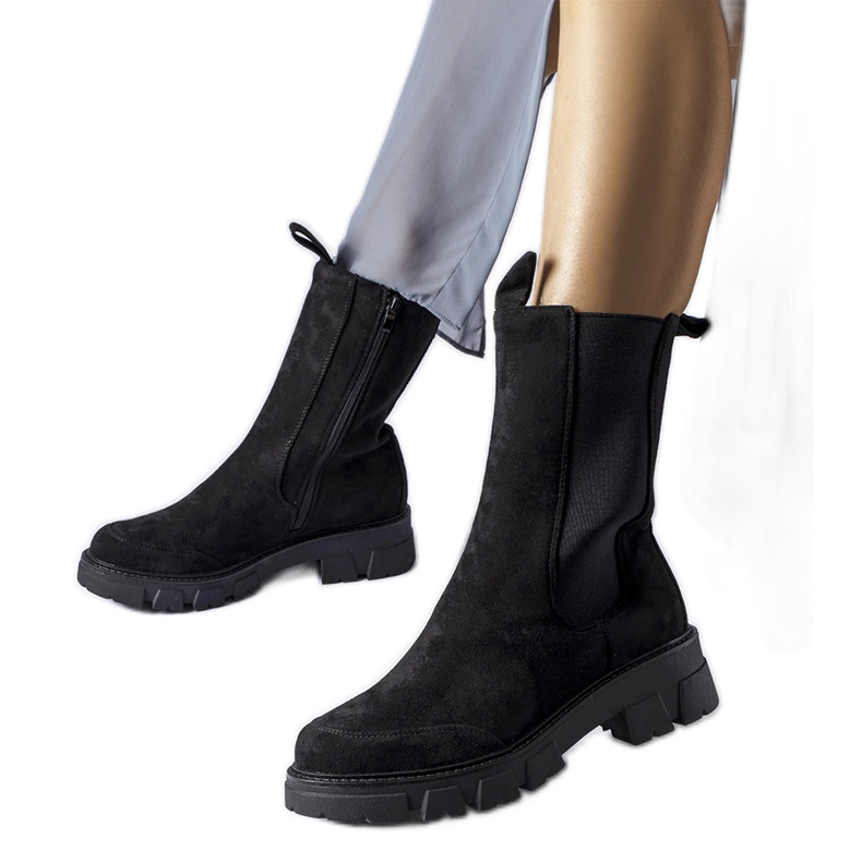 Fekete masszív magas bokacsizma a Morbello márkától