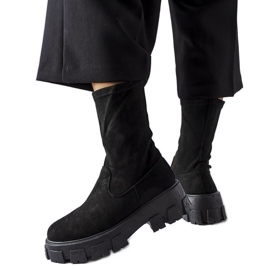 Inna Fekete velúr és zoknis bokacsizma a Pancrazio öko-velúrtól