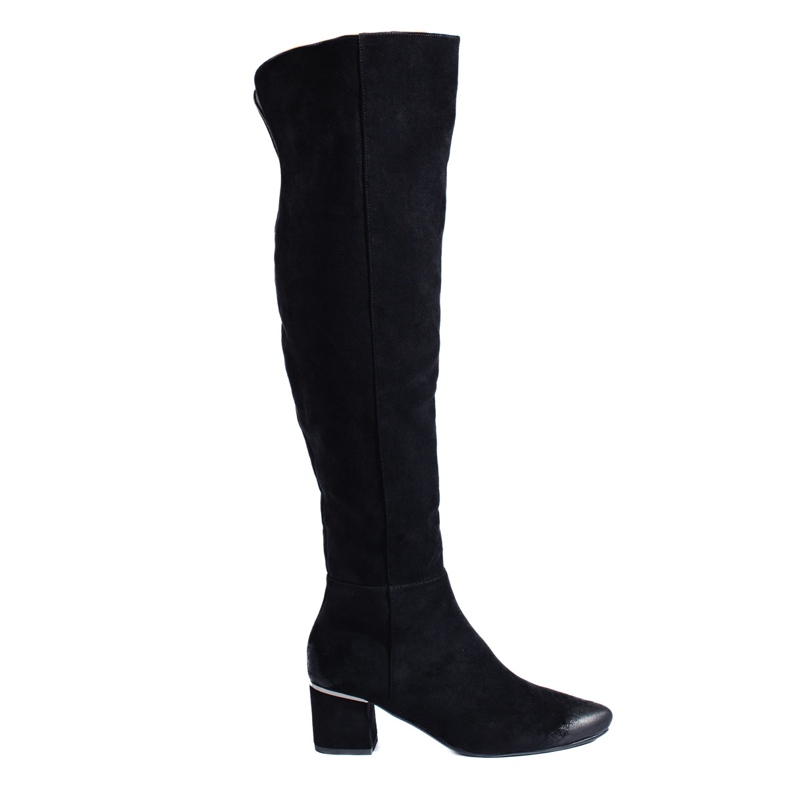 Velúr fekete, alacsony sarkú csizma a Vinceza márkától