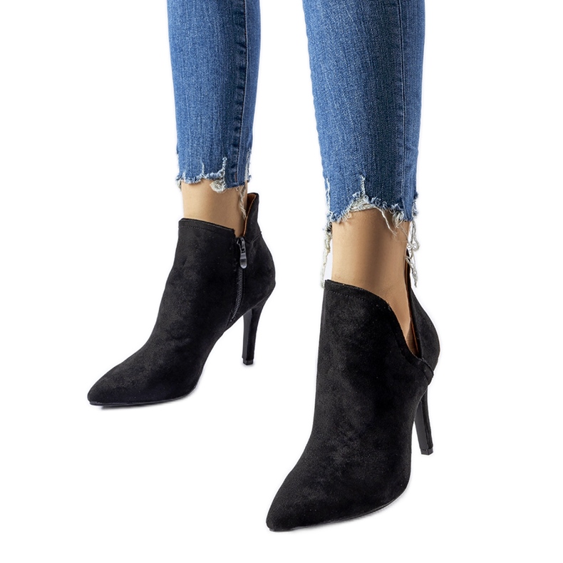 Fekete elegáns bokacsizma az Ormazdtól